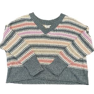 American Eagle Sweater Size Medium   Excellent‎ Condition